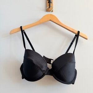 🖤 Hanes Classic Black Bra – Size 36C